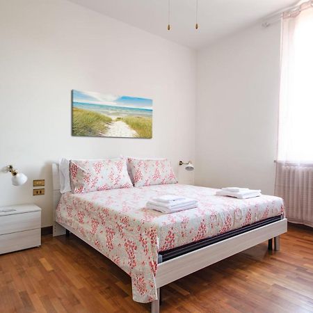 Casa Nisida Apartment เปซาโร ภายนอก รูปภาพ