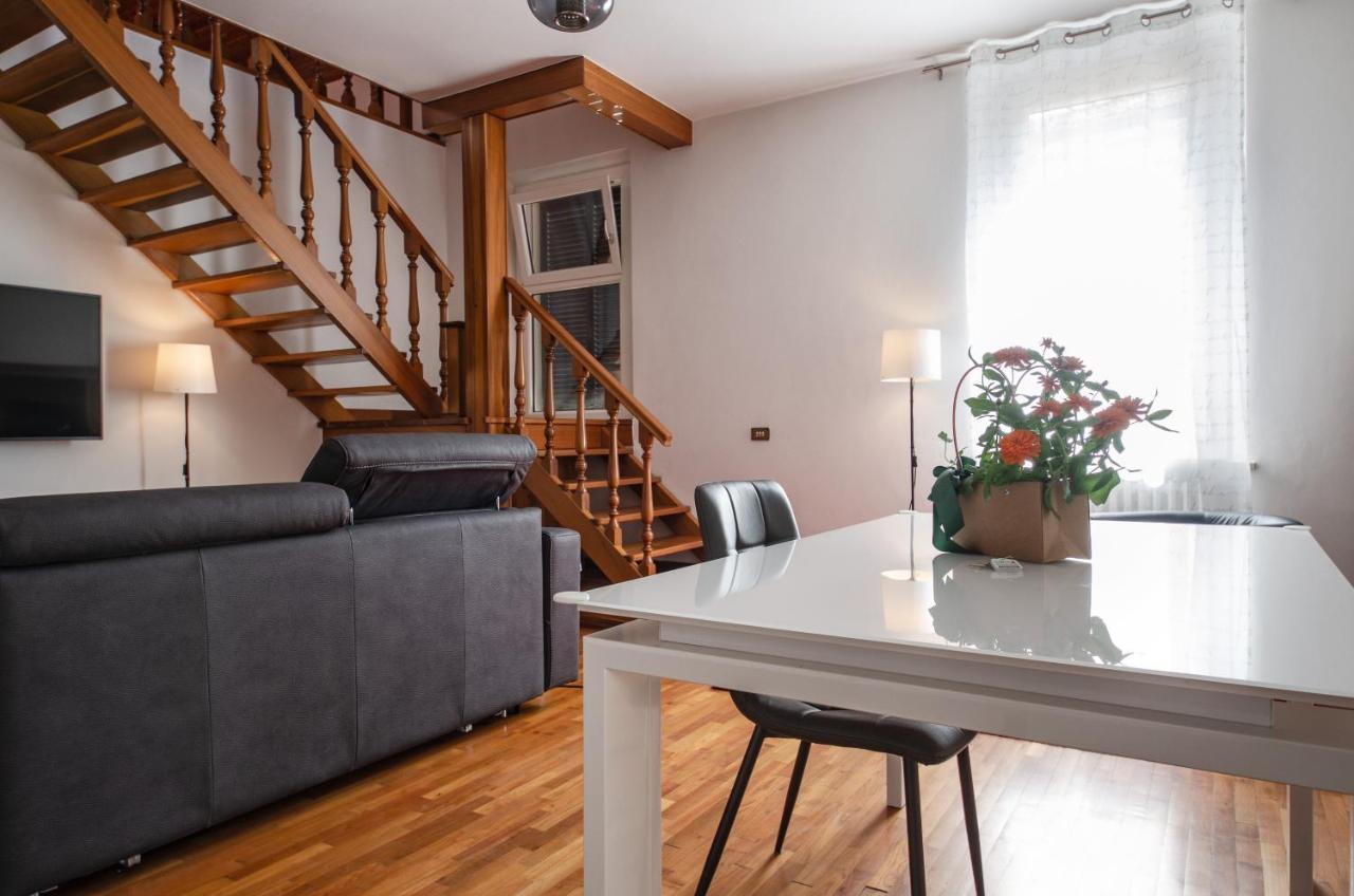 Casa Nisida Apartment เปซาโร ภายนอก รูปภาพ